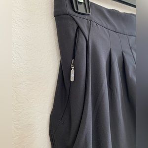 Lululemon Size 4 Work/Slack Pants
